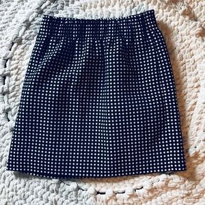 Pull on sidewalk skirt